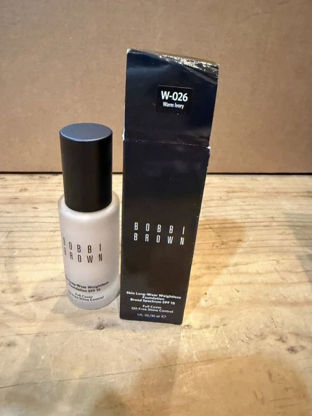 Bobbi Brown skin Long-Wear Weightless Foundation SPF 15 W-026 Warm Ivory 1 oz